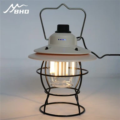 Akumulatoru laternu kempings